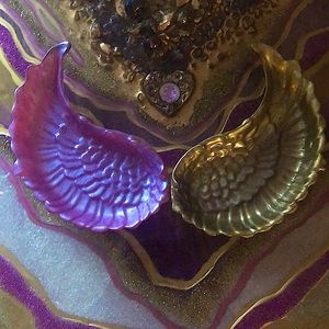 Hand made Epoxy resin accent , gold , purlple changeant